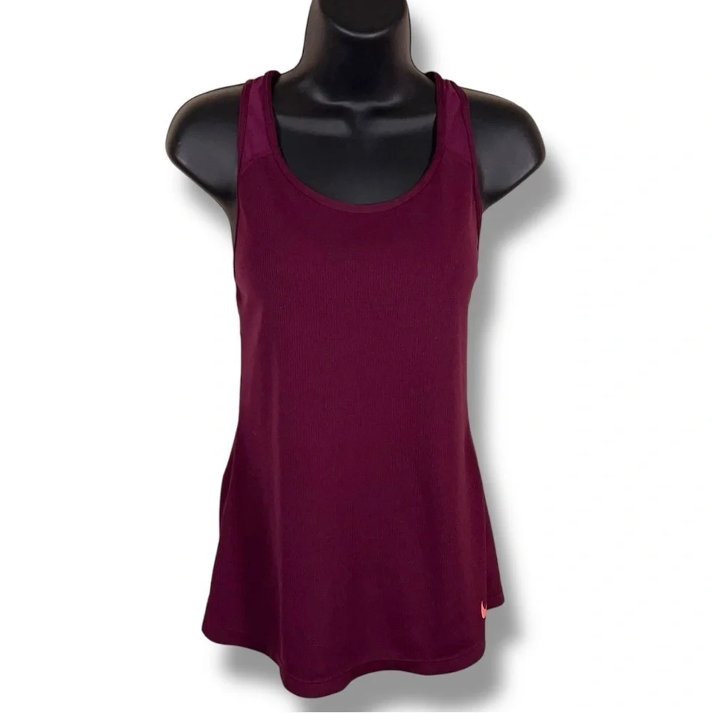 Medium Nike Dri Fit Burgundy Red Tank Lightweight Athletic Activewear Stretch